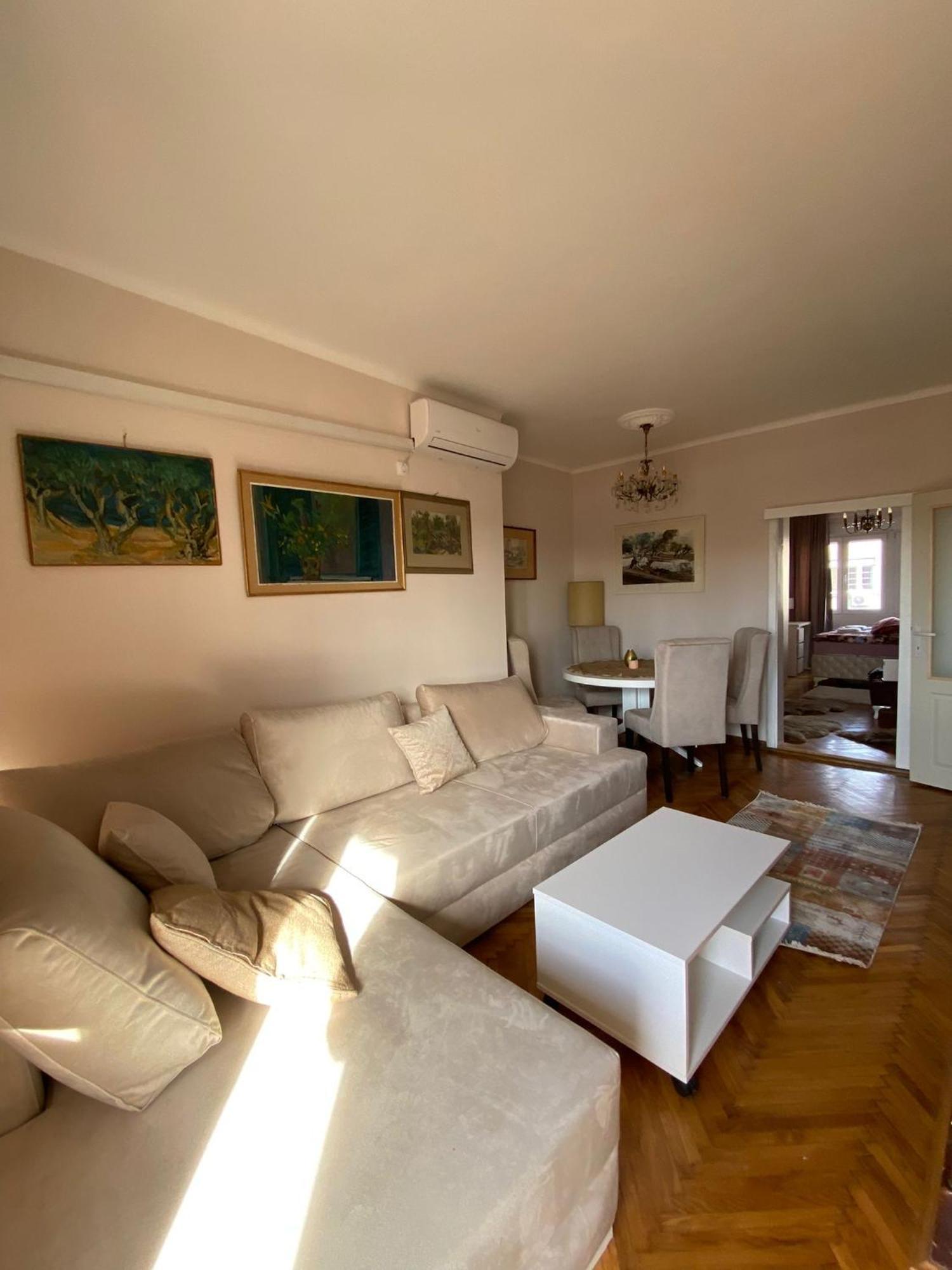 Apartment Wellness Belgrado Esterno foto