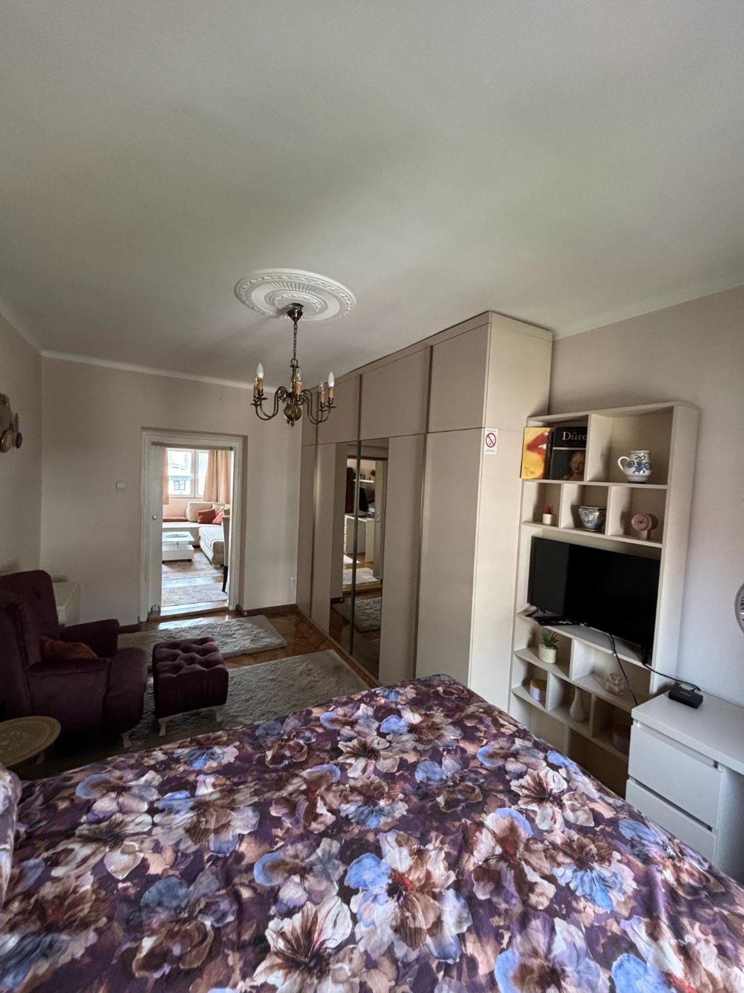 Apartment Wellness Belgrado Esterno foto