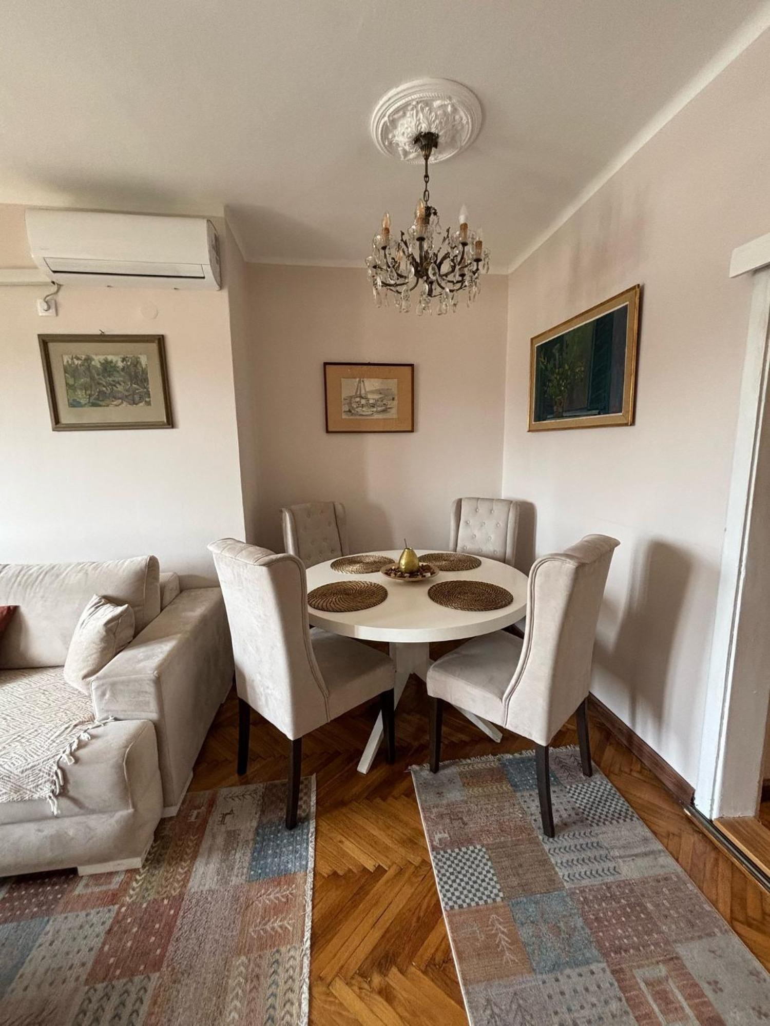 Apartment Wellness Belgrado Esterno foto